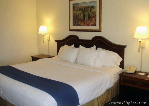 Quality Inn Clarksville - Exit 11 Номер фото